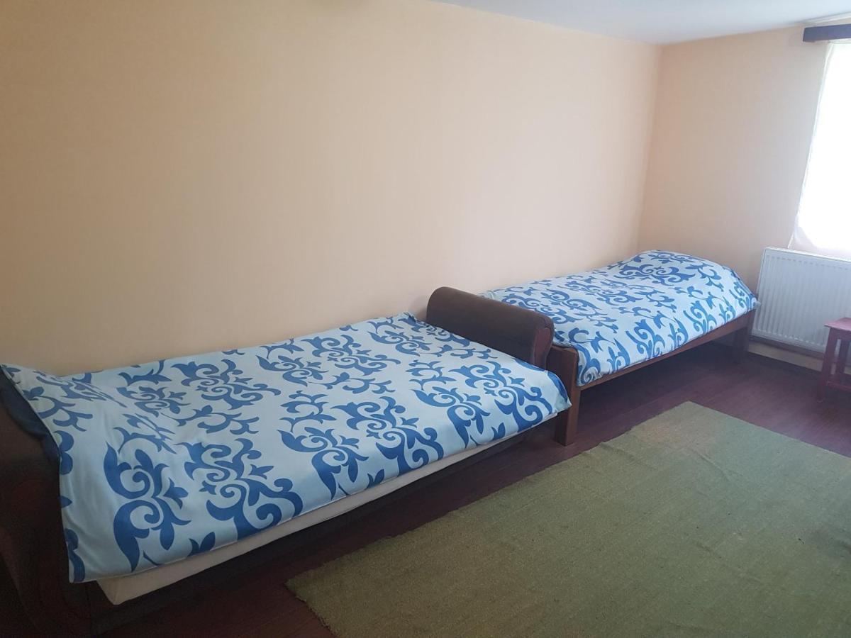 Villa Casa Ria-Ria Pihenohaz à Miercurea Ciuc Extérieur photo