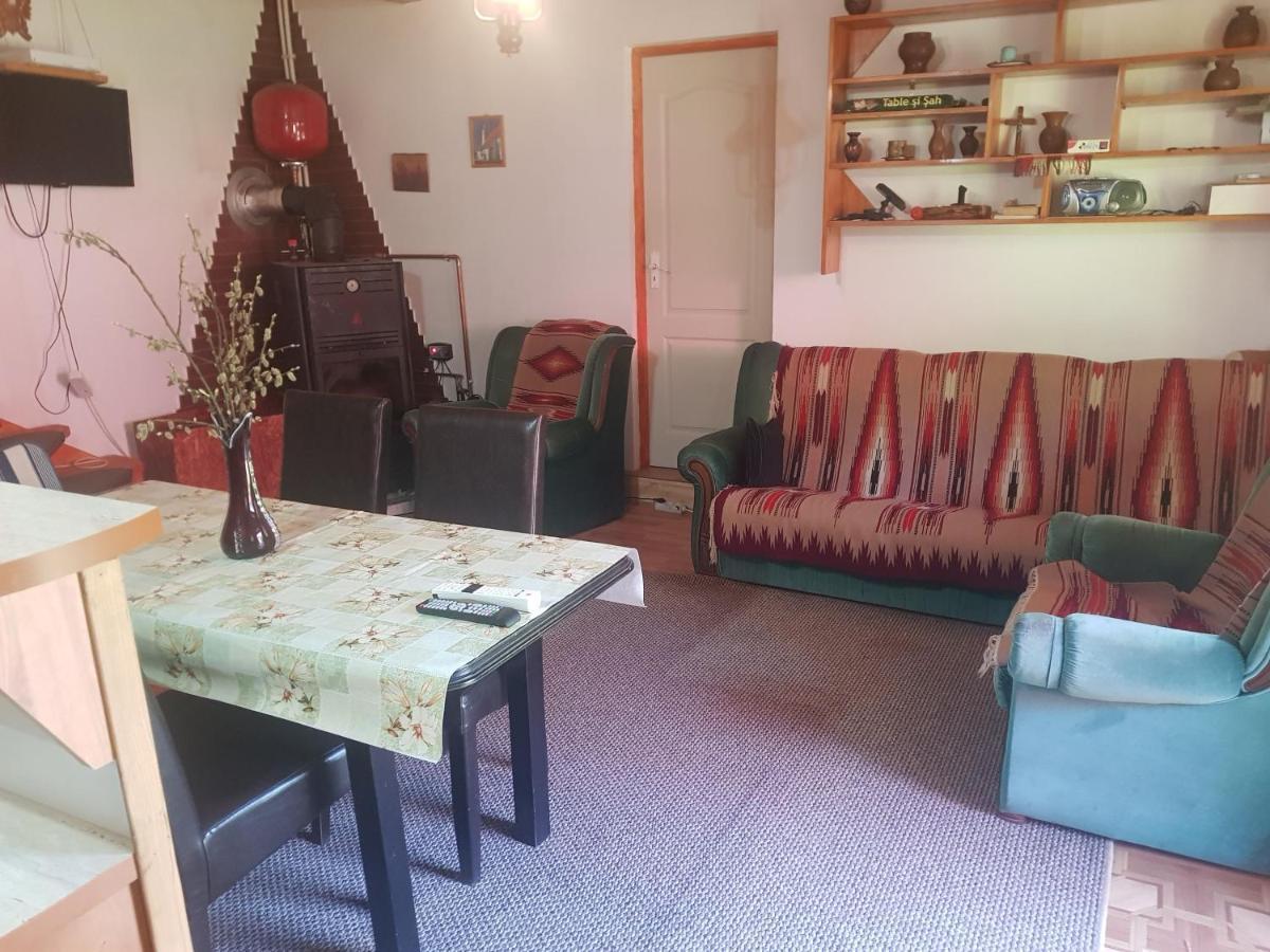 Villa Casa Ria-Ria Pihenohaz à Miercurea Ciuc Extérieur photo