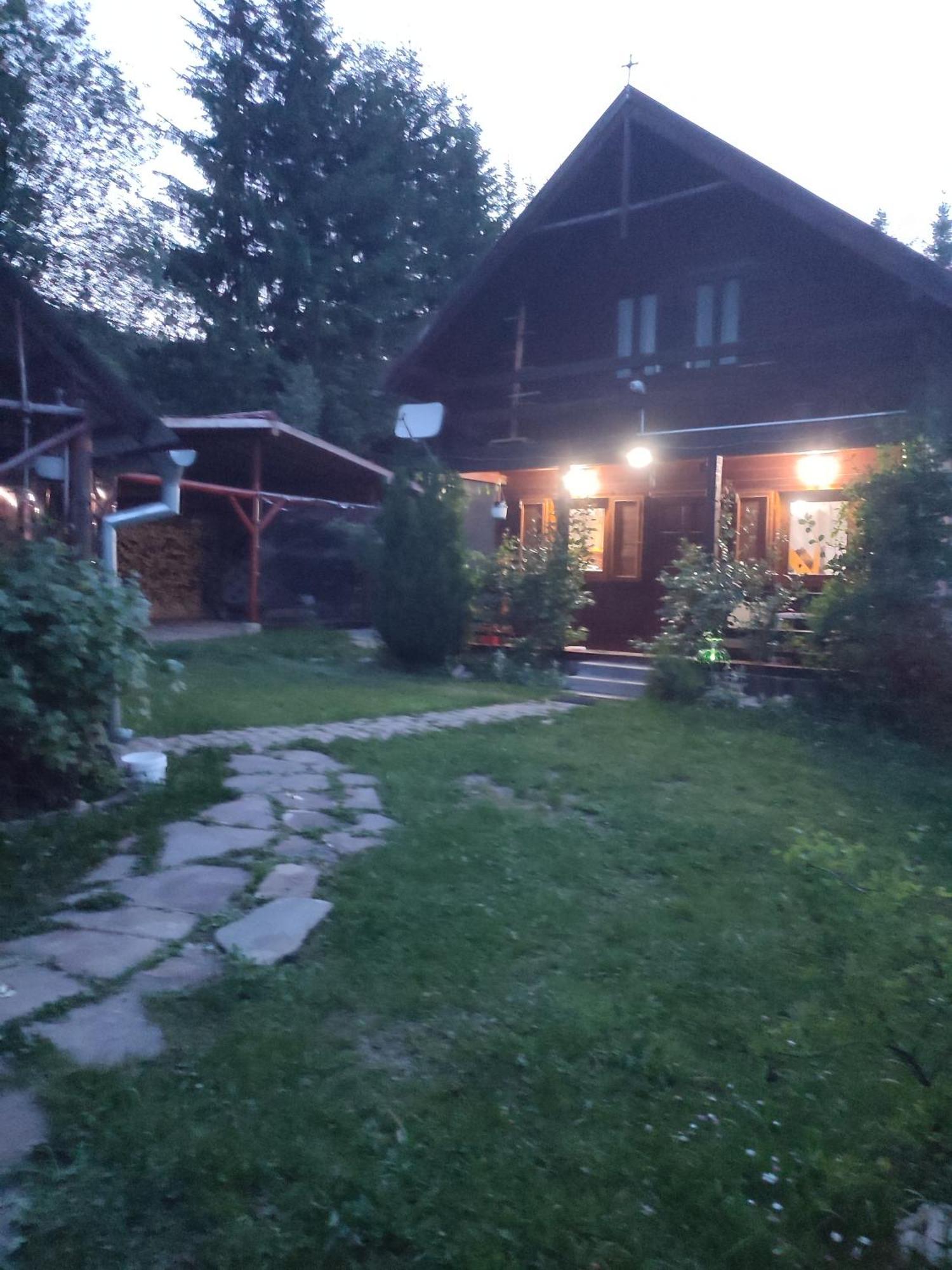 Villa Casa Ria-Ria Pihenohaz à Miercurea Ciuc Extérieur photo